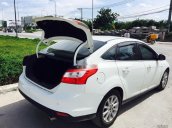 Cần bán Ford Focus năm sản xuất 2015, màu trắng ít sử dụng, giá 468tr