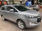 Bán ô tô Toyota Innova V sản xuất năm 2017, màu bạc như mới