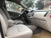 Cần bán Toyota Innova E 2.0MT 2016, màu bạc