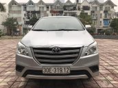 Cần bán Toyota Innova E 2.0MT 2016, màu bạc