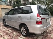 Cần bán Toyota Innova E 2.0MT 2016, màu bạc