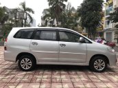 Cần bán Toyota Innova E 2.0MT 2016, màu bạc