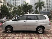 Cần bán Toyota Innova E 2.0MT 2016, màu bạc