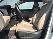 Cần bán Hyundai Tucson 2.0 sản xuất năm 2015, màu trắng, giá chỉ 780 triệu