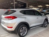 Cần bán xe Hyundai Tucson 2.0 AT đời 2017 số tự động, giá tốt