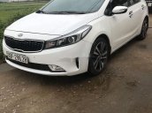 Xe Kia Cerato đời 2018, màu trắng đẹp như mới, giá 600tr