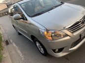 Bán Toyota Innova đời 2012, màu bạc chính chủ