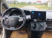 Bán xe Toyota Wish 2.0 AT 2011, màu trắng, nhập khẩu số tự động