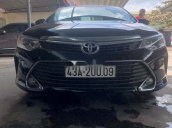 Bán Toyota Camry sản xuất 2016 chính chủ, giá tốt