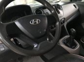 Cần bán Hyundai Grand i10 đời 2015, màu bạc, xe nhập