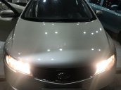 Cần bán xe Kia Forte sản xuất năm 2013, màu bạc số sàn, giá 305tr
