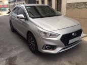 Cần bán Hyundai Accent năm 2019, màu bạc chính chủ giá cạnh tranh