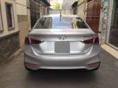 Cần bán Hyundai Accent năm 2019, màu bạc chính chủ giá cạnh tranh