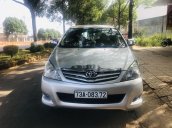 Cần bán gấp Toyota Innova đời 2009, màu bạc, 310 triệu