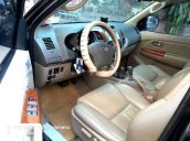 Cần bán gấp Toyota Fortuner 2.7 V AT đời 2010, màu đen