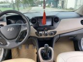 Cần bán lại xe Hyundai Grand i10 đời 2016, màu bạc, nhập khẩu xe gia đình