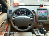 Cần bán gấp Toyota Fortuner 2.7 V AT đời 2010, màu đen