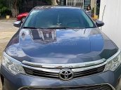 Bán Toyota Camry 2.0E năm sản xuất 2016 xe gia đình