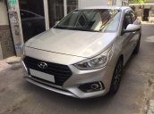 Cần bán Hyundai Accent năm 2019, màu bạc chính chủ giá cạnh tranh