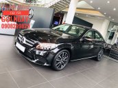 Cần bán lại xe Mercedes C200 sản xuất năm 2018, màu đen như mới