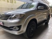 Bán xe Toyota Fortuner 2.7V đời 2016, màu bạc, nhập khẩu nguyên chiếc như mới, giá tốt