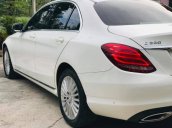 Cần bán xe Mercedes C250 Exclusive sản xuất 2016, màu trắng giá cạnh tranh