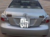 Cần bán gấp Toyota Vios E đời 2009, màu bạc xe gia đình