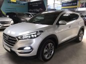 Cần bán lại xe Hyundai Tucson 2.0AT sản xuất năm 2017, màu bạc  