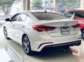 Bán Hyundai Elantra đời 2018, màu trắng