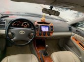 Bán Toyota Camry MT đời 2002, màu đen