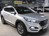 Cần bán lại xe Hyundai Tucson 2.0AT sản xuất năm 2017, màu bạc  