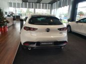 Cần bán xe Mazda 3 sản xuất năm 2020, màu trắng, nhập khẩu, 709tr