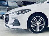 Bán Hyundai Elantra đời 2018, màu trắng