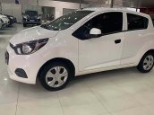 Bán Chevrolet Spark 2017, màu trắng số sàn