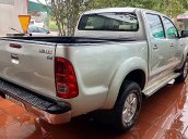 Cần bán xe Toyota Hilux đời 2009, màu bạc, nhập khẩu chính chủ