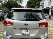 Bán Kia Sedona năm sản xuất 2017, màu bạc chính chủ, giá tốt