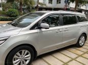 Bán Kia Sedona năm sản xuất 2017, màu bạc chính chủ, giá tốt