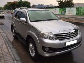 Bán Toyota Fortuner MT sản xuất 2013, màu bạc  