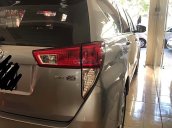 Bán Toyota Innova E đời 2016, màu bạc, giá 585tr