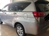 Bán Toyota Innova E đời 2016, màu bạc, giá 585tr