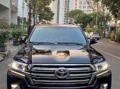 Bán xe Toyota Land Cruiser VX 4.6 V8 2016, màu đen, xe nhập