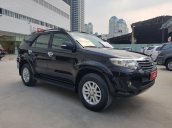 Bán xe Toyota Fortuner 2.7V 4x2 AT đời 2014, màu đen, giá 650 triệu