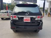 Bán xe Toyota Fortuner 2.7V 4x2 AT đời 2014, màu đen, giá 650 triệu