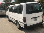 Cần bán xe Toyota Hiace năm sản xuất 2002, màu trắng