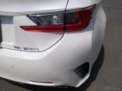 Lexus RC 200T, chính hãng, còn bảo hành, mới cực kì, mới 99,9% như xe thùng, giấy tờ ra 3 tỷ 7, giờ bán chỉ 2 tỷ 500tr, siêu rẻ