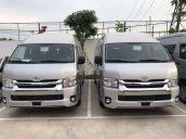 Bán Toyota Hiace năm 2019, màu bạc, nhập khẩu. Giao xe ngay