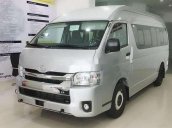 Bán Toyota Hiace năm 2019, màu bạc, nhập khẩu. Giao xe ngay