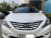 Cần bán xe Hyundai Sonata 2.0 AT năm sản xuất 2010, màu trắng, nhập khẩu, giá 515tr