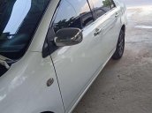 Cần bán Toyota Corolla năm 2001, màu trắng