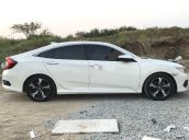 Cần bán xe Honda Civic năm 2017, màu trắng, nhập khẩu số tự động